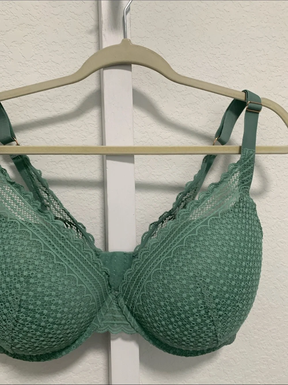 Auden elegant underwire